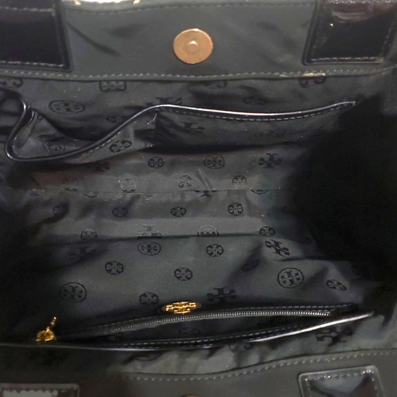 Tory Burch Ella Quilted Nylon Medium black tote🤍🖤 - Picture 11 of 17